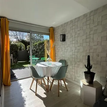 Nid Douillet Pres Du Port Apartment *